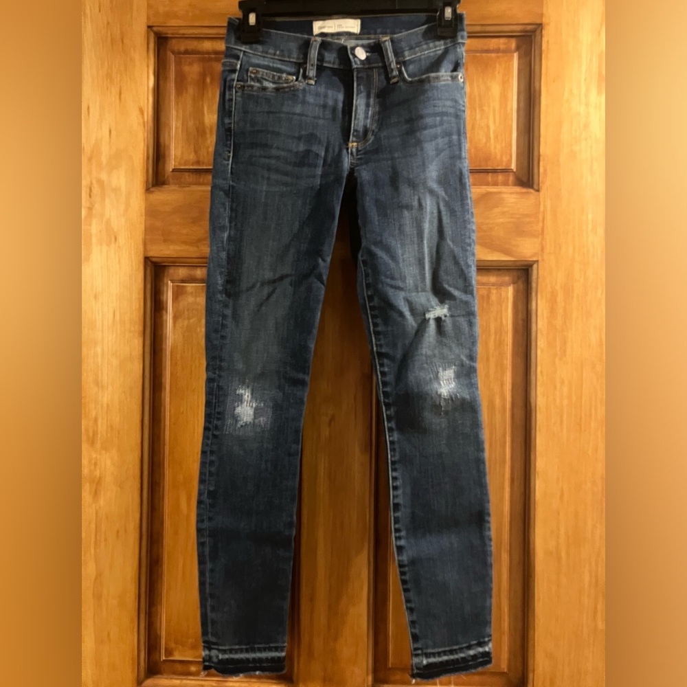 GAP Women's True Skinny Regular Length Distressed Blue Jeans
